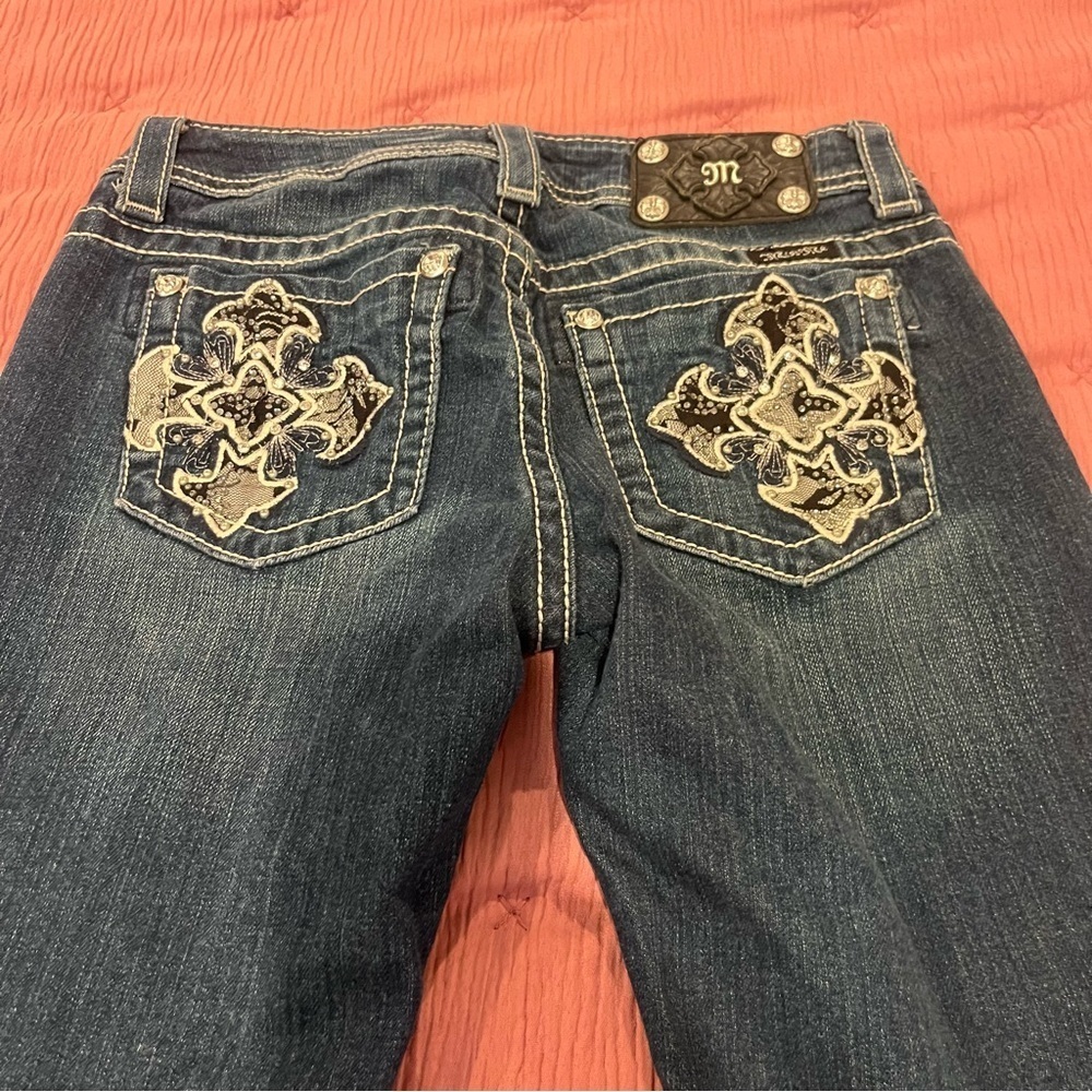 Miss Me Dark Wash Capris - Picture 7 of 10